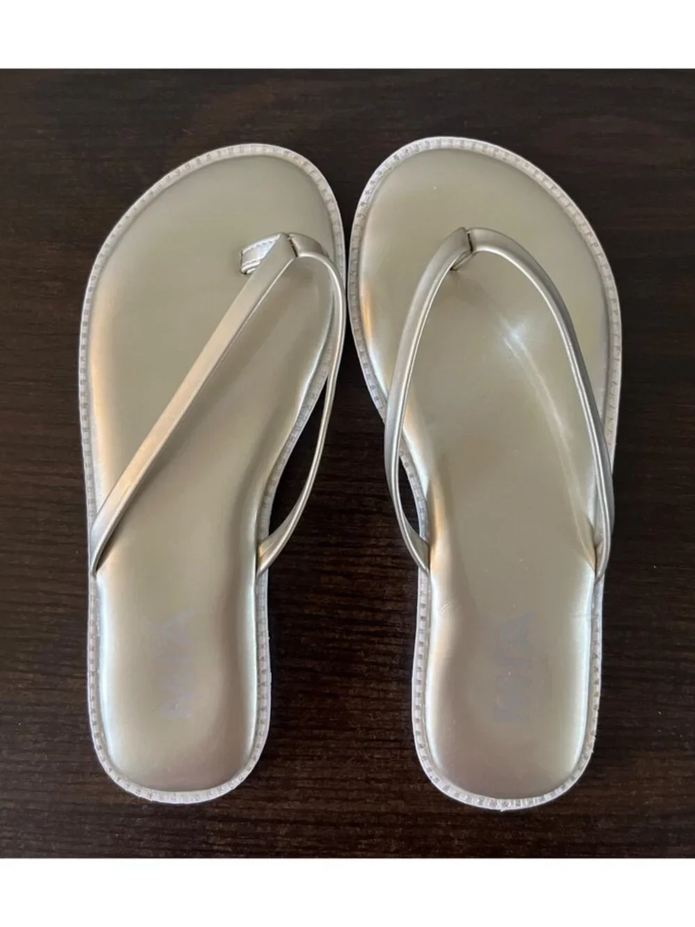 MIA Aster Girls Size 1 Gold Patent Flip-Flops Glossy Finish Thong Strap